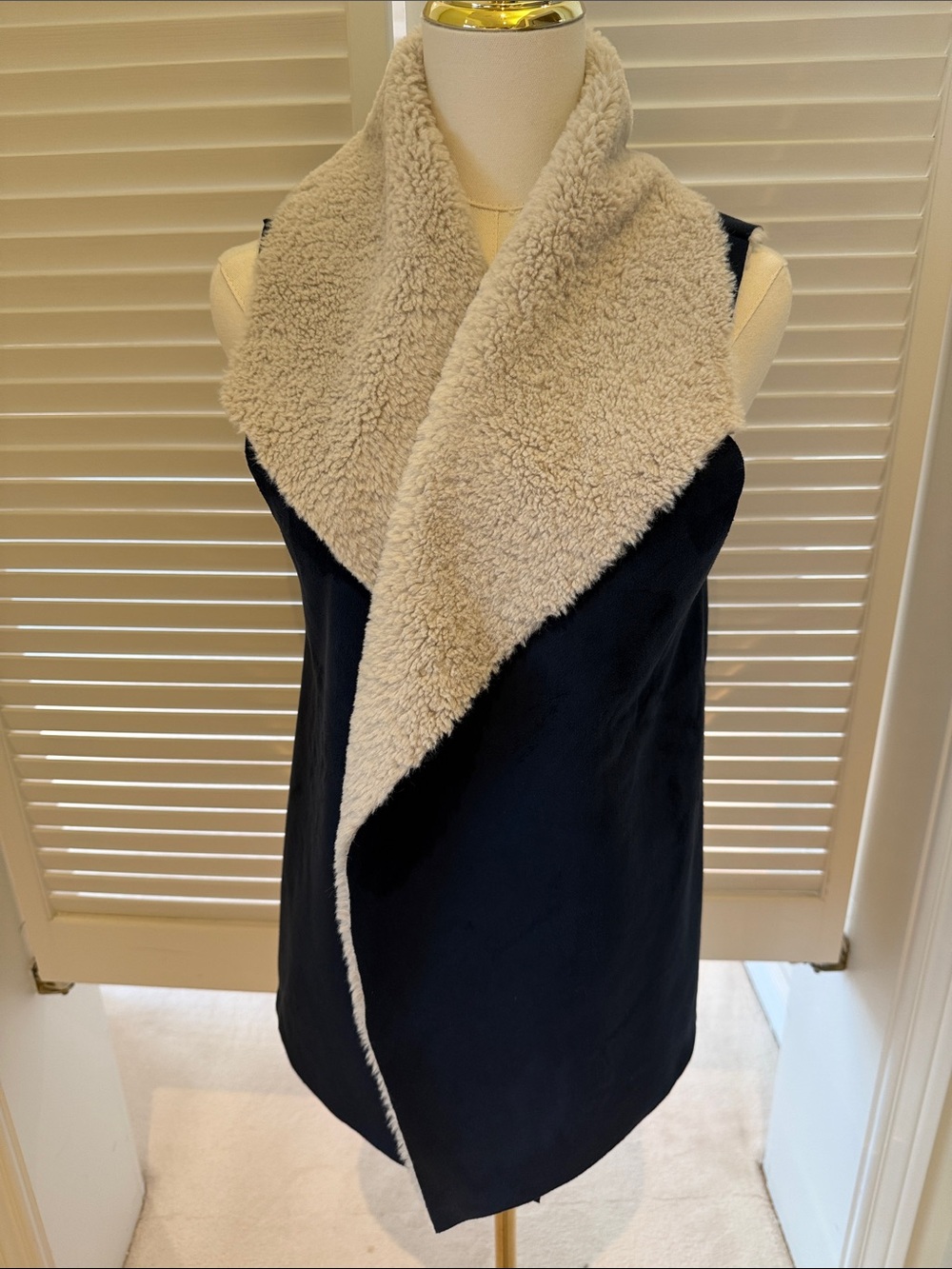 Madison & Lola Navy Blue Faux Suede Shearling Vest - Size Small